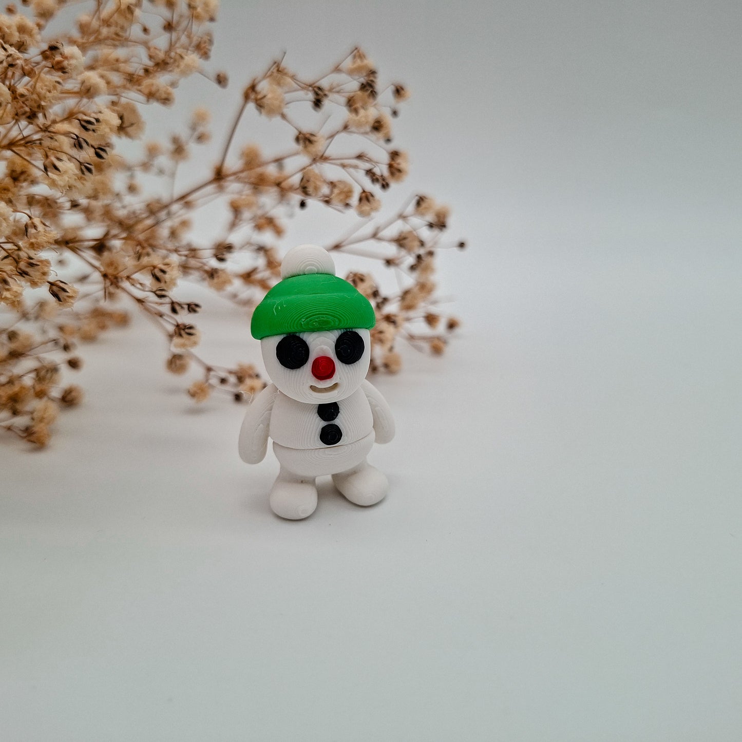 Weihnachts-Jiggle Tiny Schneemann mit Mütze – 3D-gedruckte Mini-Figuren | Nachhaltige Weihnachtsgeschenke für Kinder & Sammler