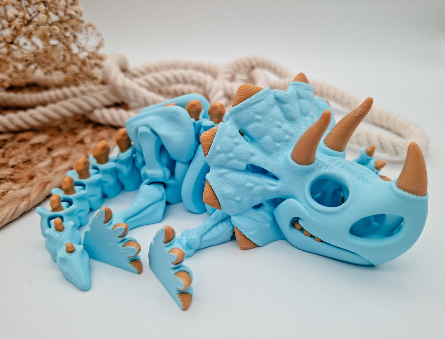 Triceratop in hellblau