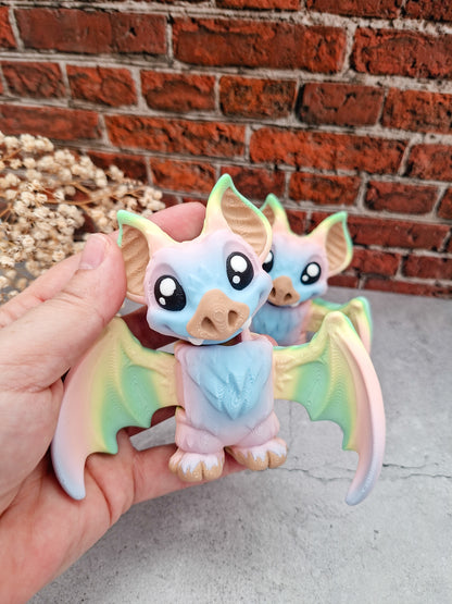 Kawaii Fledermaus – Regenbogenfarben • 3D-gedruckte Fantasy-Figur