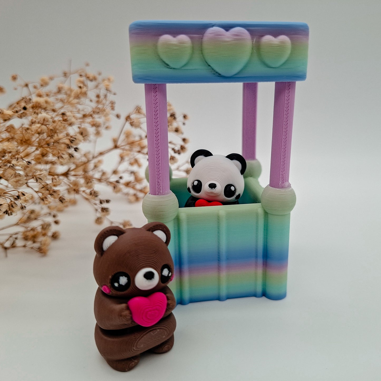 Teddy-Ständer „Heart Booth“ – 3D-gedrucktes Zubehör für Jiggles | Nachhaltig, bunt & perfekt für Weihnachtsgeschenke